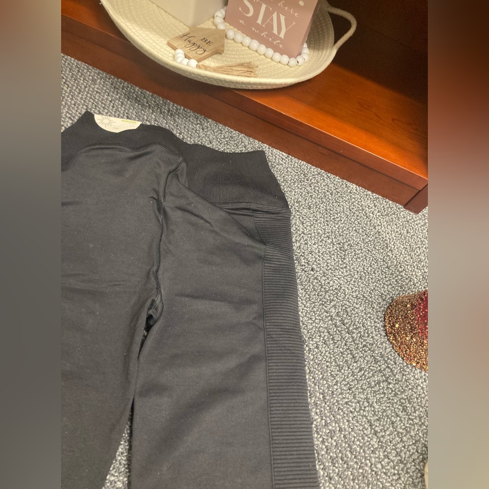 NWT women offline by aerie hi-rise seamless 7/8 legging leggings ribbed black l - Picture 2 of 16